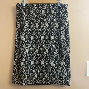 Black and white floral lace pencil skirt